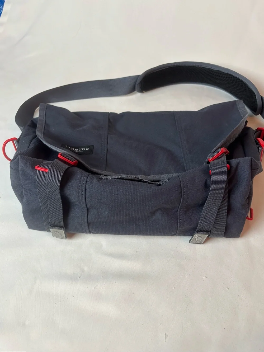TIMBUK2 Classic Messenger Bag Charcoal Gray Red Crossbody Unisex Padded Strap S